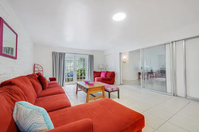 West Palm Beach Residence photo 3