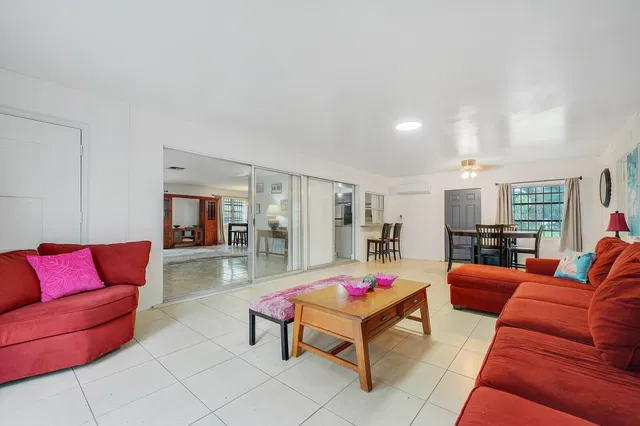 West Palm Beach Residence photo 6