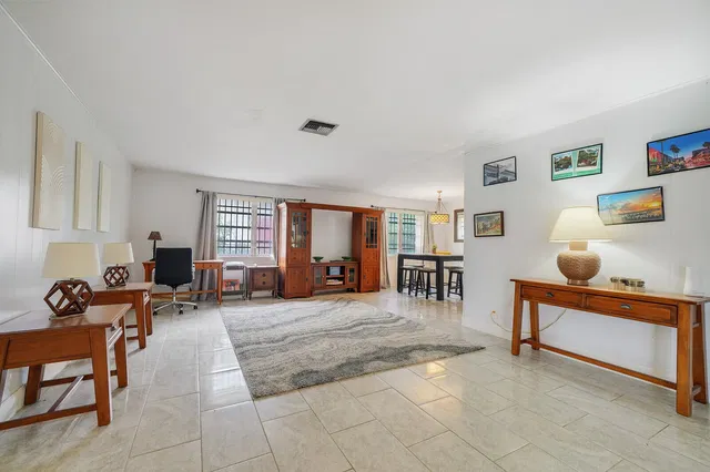 West Palm Beach Residence photo 12