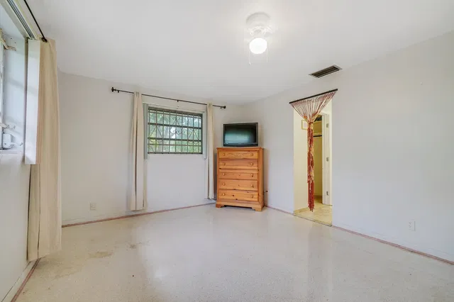 West Palm Beach Residence photo 18
