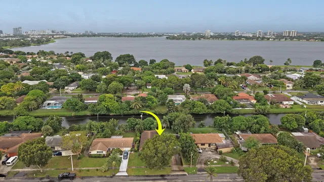 West Palm Beach Residence photo 32