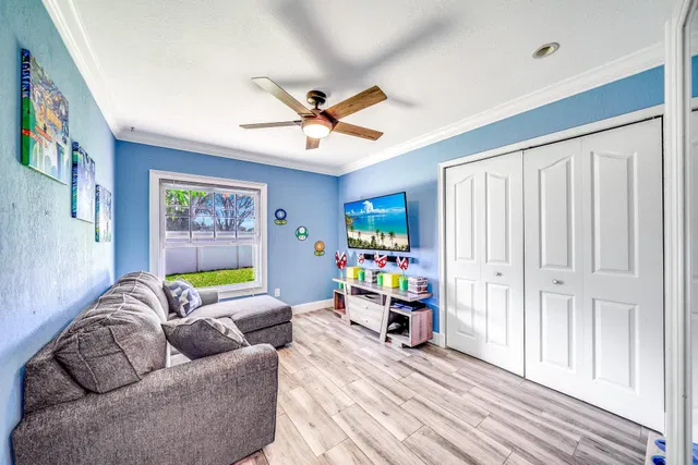 Residence photo 10