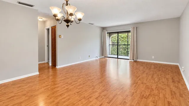 Residence photo 3