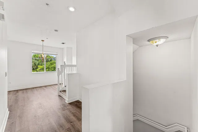 Residence photo 10