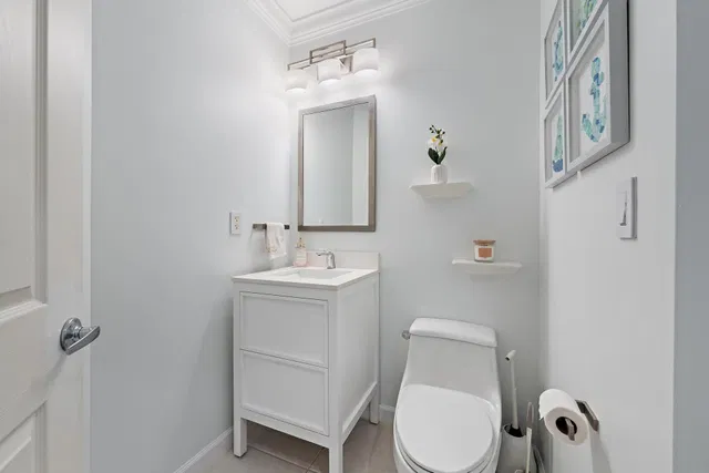  Unit 401 photo 23