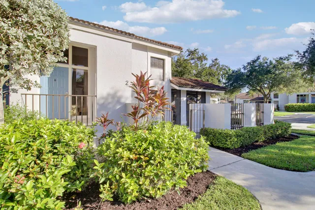 PGA National Palm Beach Gardens Unit 2 photo 2