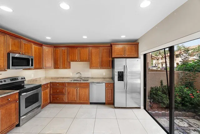 Residence photo 12