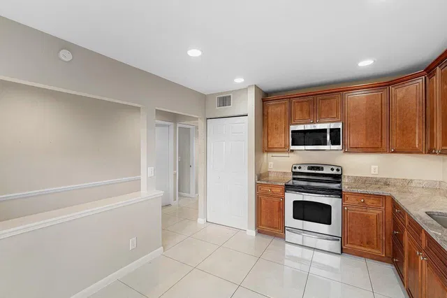 Residence photo 14