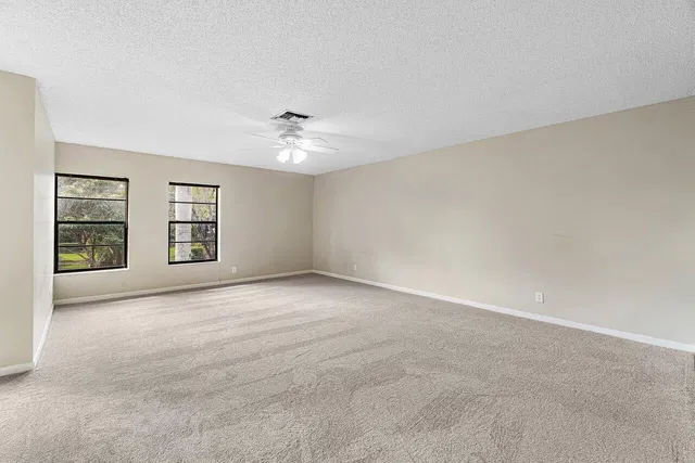 Residence photo 27