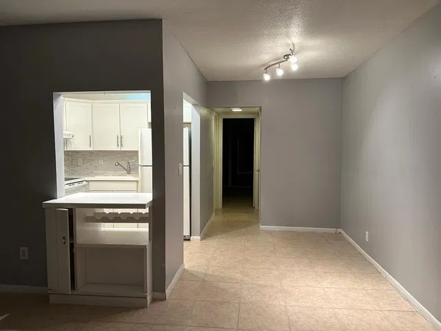 Residence photo 4