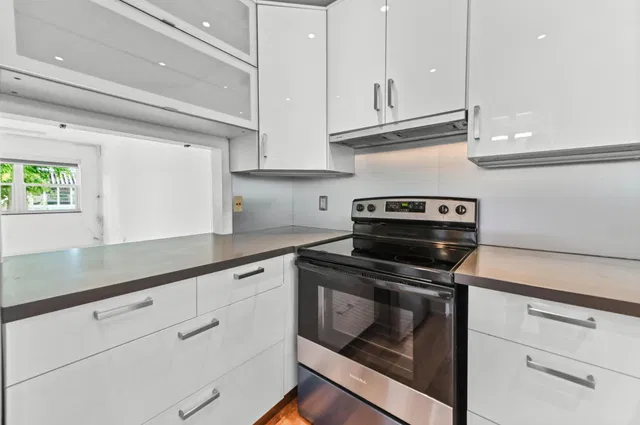  Unit A312 photo 11