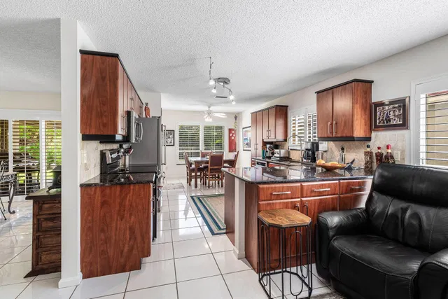 Residence photo 15