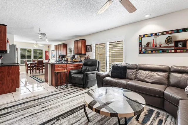 Residence photo 16