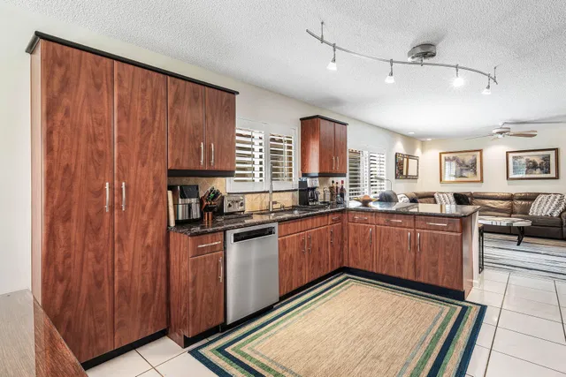 Residence photo 20