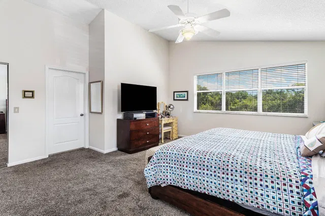 Residence photo 23