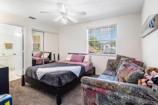 Residence photo 26