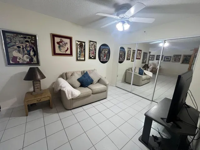 Unit 305 photo 21