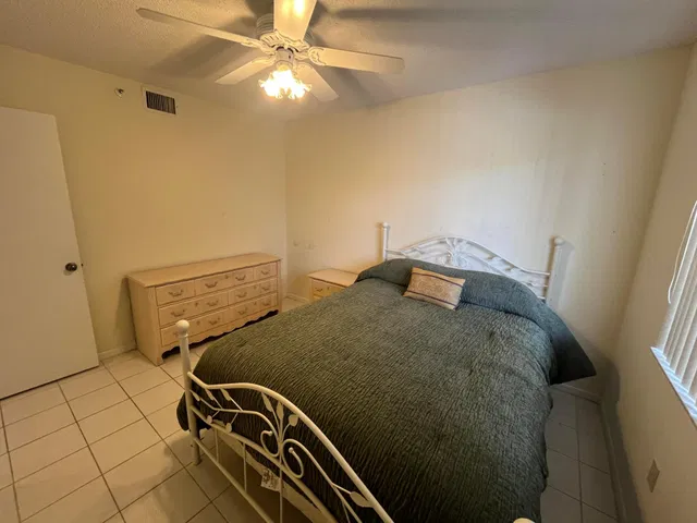 Unit 305 photo 23