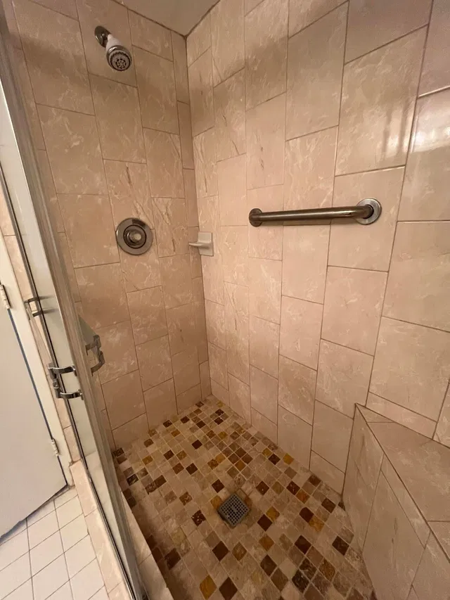 Unit 305 photo 34