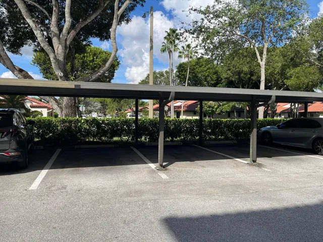 Unit 305 photo 36