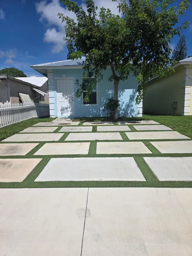 Residence photo 2