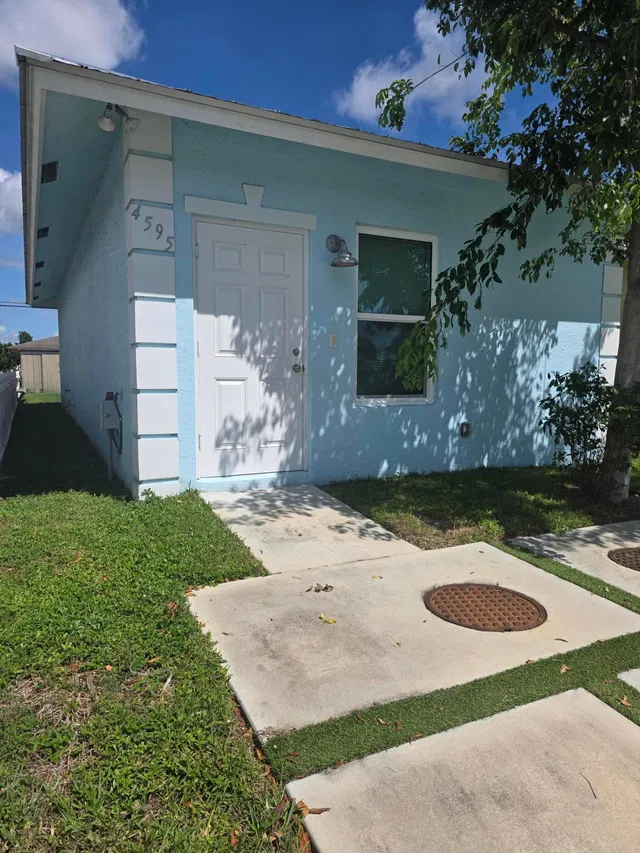 Residence photo 3