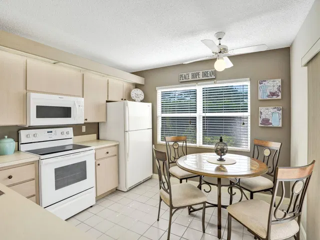 Residence photo 13