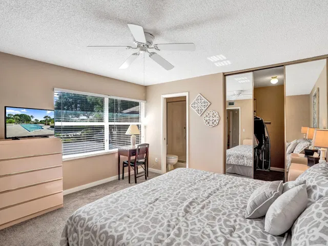Residence photo 24