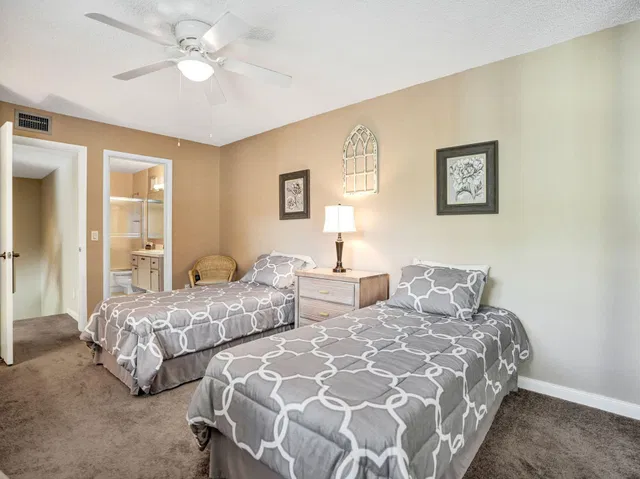 Residence photo 32