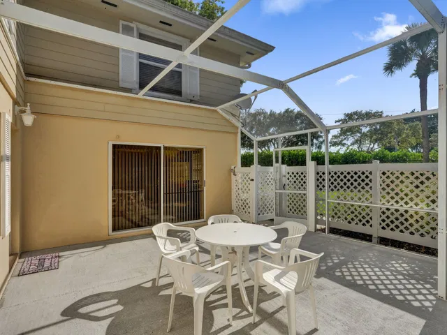 Residence photo 36