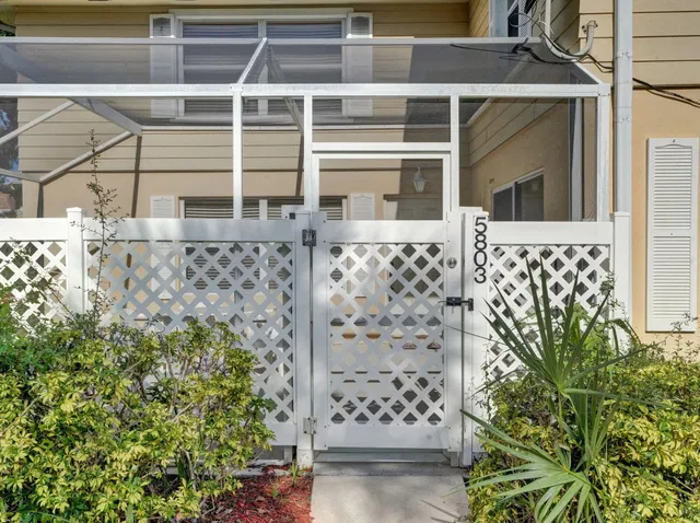 Residence photo 38