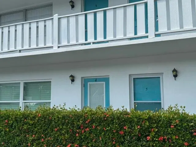 Unit 113-4 photo 2