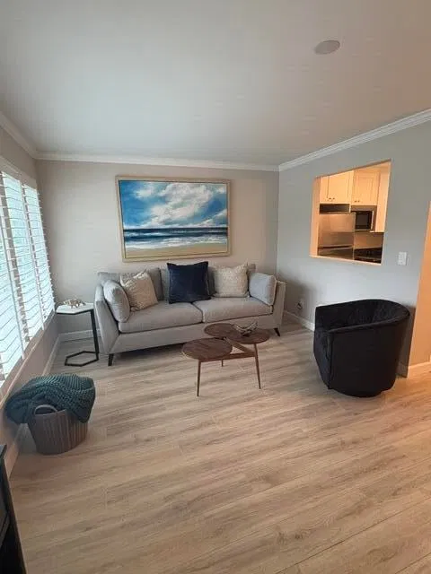 Unit 113-4 photo 3