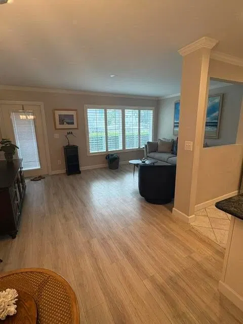 Unit 113-4 photo 4
