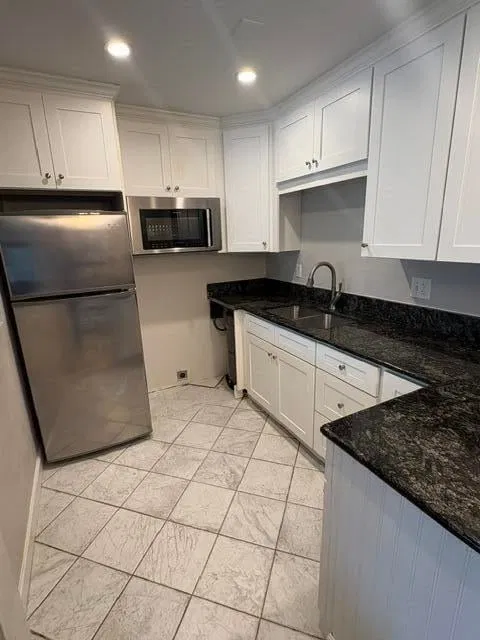 Unit 113-4 photo 6