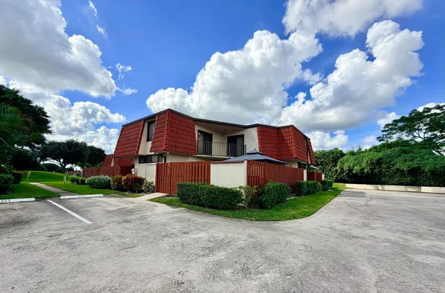 Residence photo 5