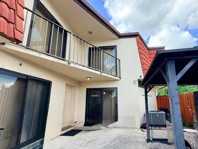 Residence photo 6