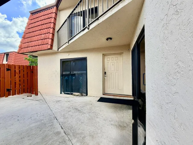 Residence photo 8