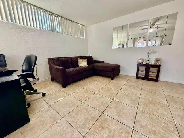 Residence photo 18