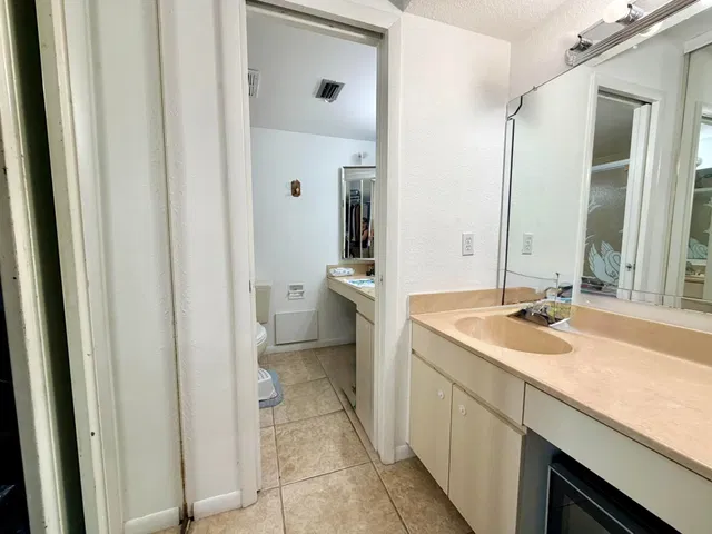 Residence photo 32