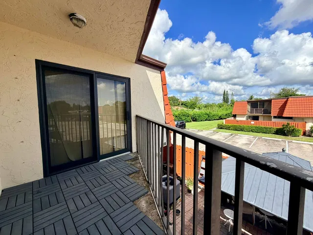 Residence photo 33