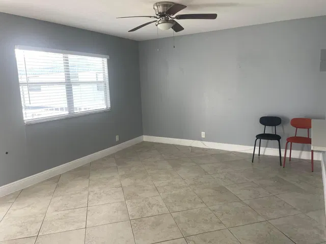 Residence photo 3