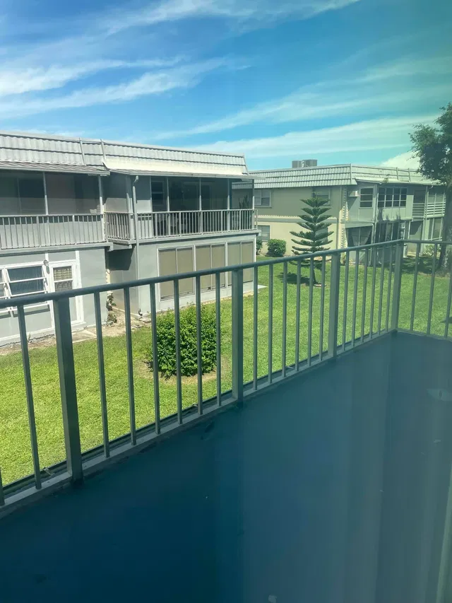 Residence photo 7