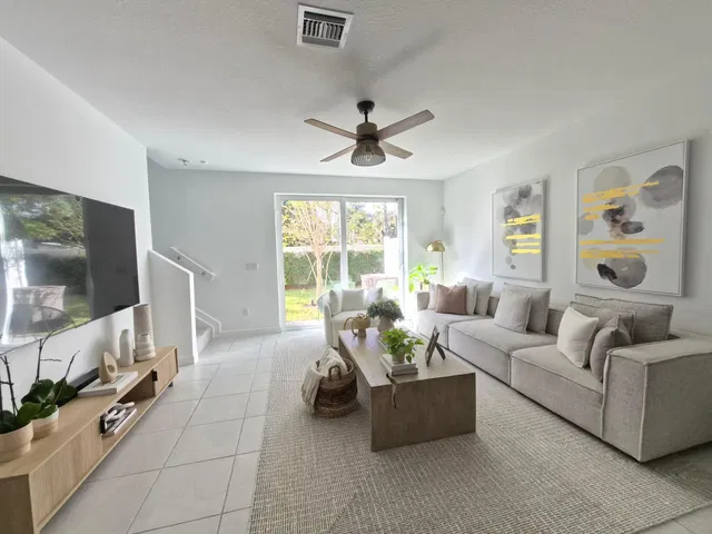 Residence photo 3
