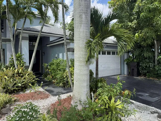 Residence photo 2