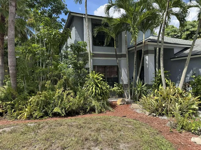 Residence photo 3