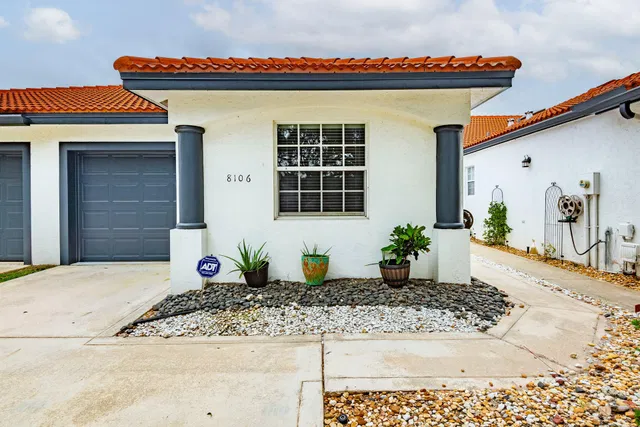 Residence photo 3