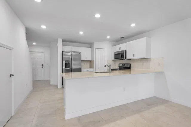 Residence photo 8