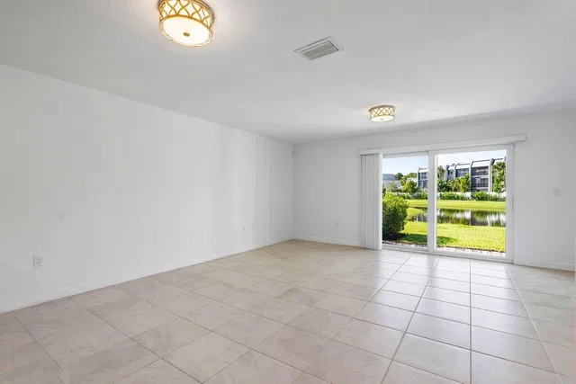 Residence photo 10