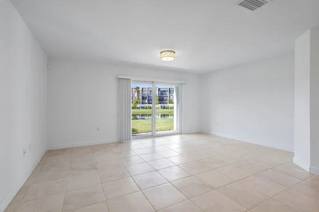 Residence photo 11